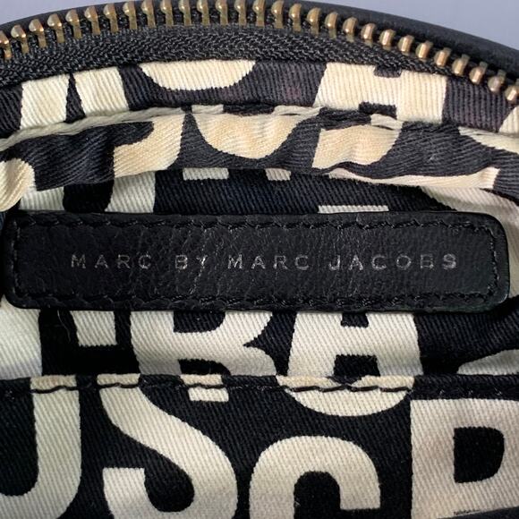 MARC by MARC JACOBS Black Gunmetal Studded Leather Shoulder Bag - Picture 4 of 4